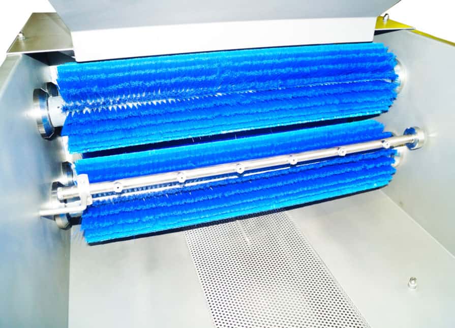 FWBC-2000-MG : Fruit washing machine with brushers and openable grinder 2000 kg/hour FWBC 2000MG 03 - FWBC-2000-MG : Fruit washing machine with brushers and openable grinder 2000 kg/hour - cfc-cpt, cfc