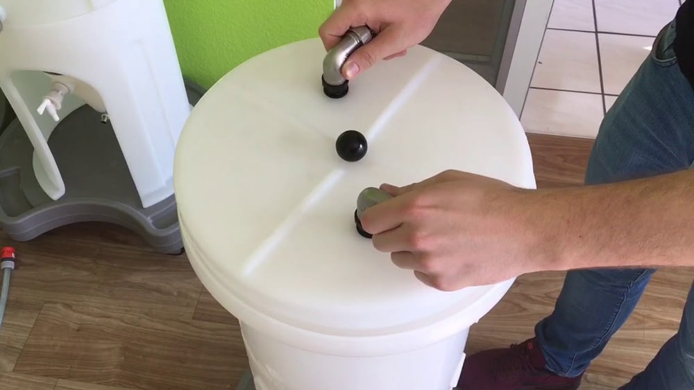 Plastic containers for the primary beer fermentation