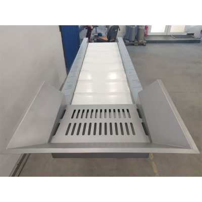FSC-3000MG : 벨트 컨베이어가 있는 분류 테이블 1500-3000 kg/hr