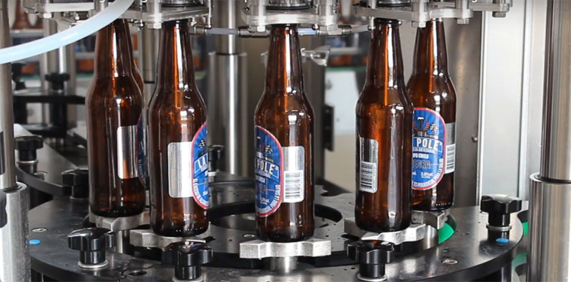 Bouteille de bière 4000HBP Automatique Machine de remplissage/bouchon de  remplissage de la bière avec la couronne - Chine Machine de traitement de  la bière, mise en bouteille de bière Machine