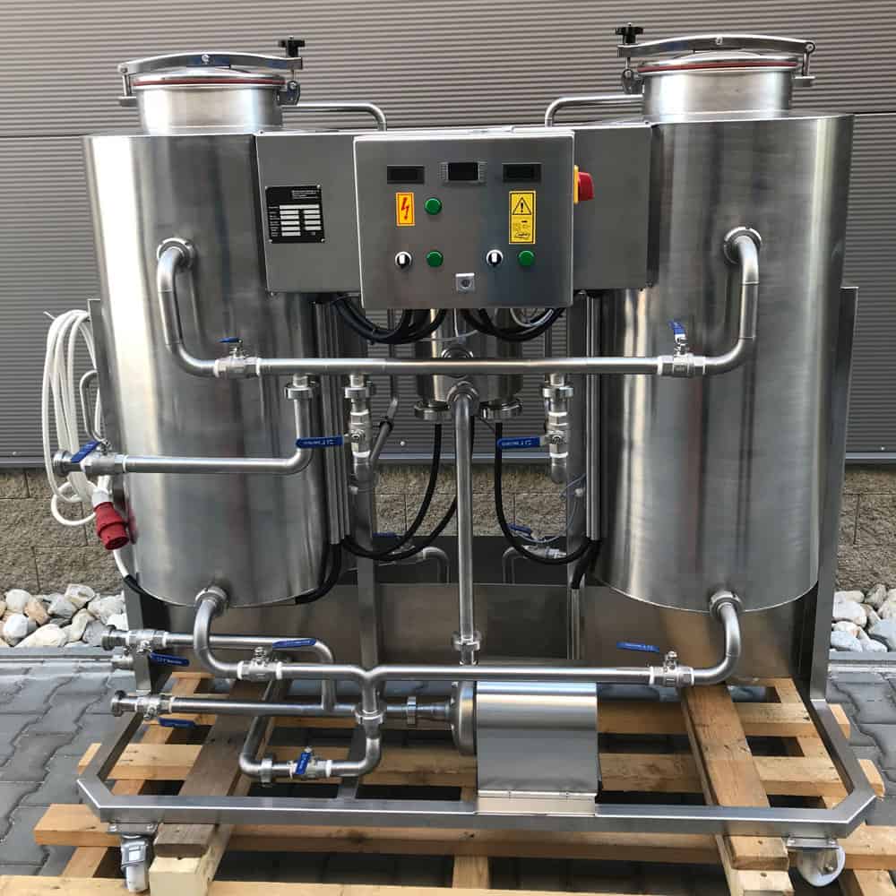 CIP-202 : Cleaning-In-Place machine to the cleaning and sanitizing of vessels and piping routes in breweries with two tanks 200 liters and 70 liters of the neutralizing vessel